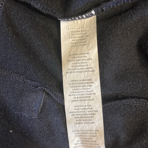 Fabletics Attis Black Gathered Back Crop Bomber Warm Up Jacket Women’s M - Picture 10 of 11